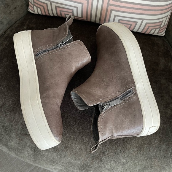 J/SLIDES Shoes - J/SLIDES, Soft Brown / Greige Leather Platform Zippered Boot